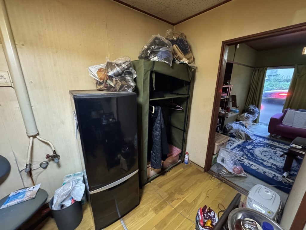 冷蔵庫部屋 片付け前
