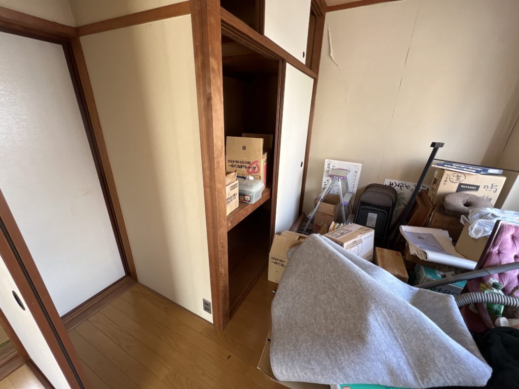 洋室 片付け後 家具を撤去して空間が広くなった状態